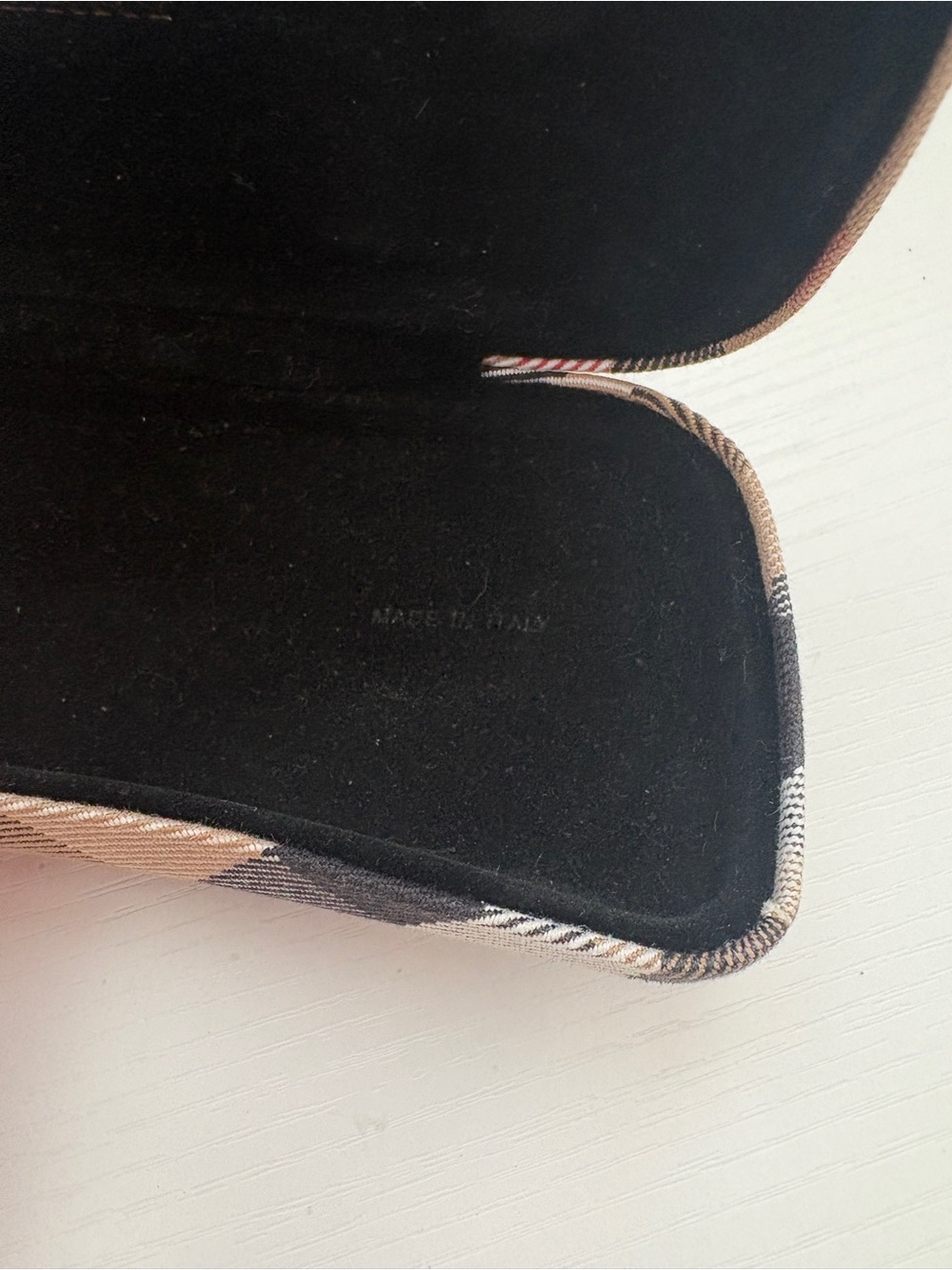 Authentic Burberry Nova Check Clamshell Glasses Case - Picture 6 of 7